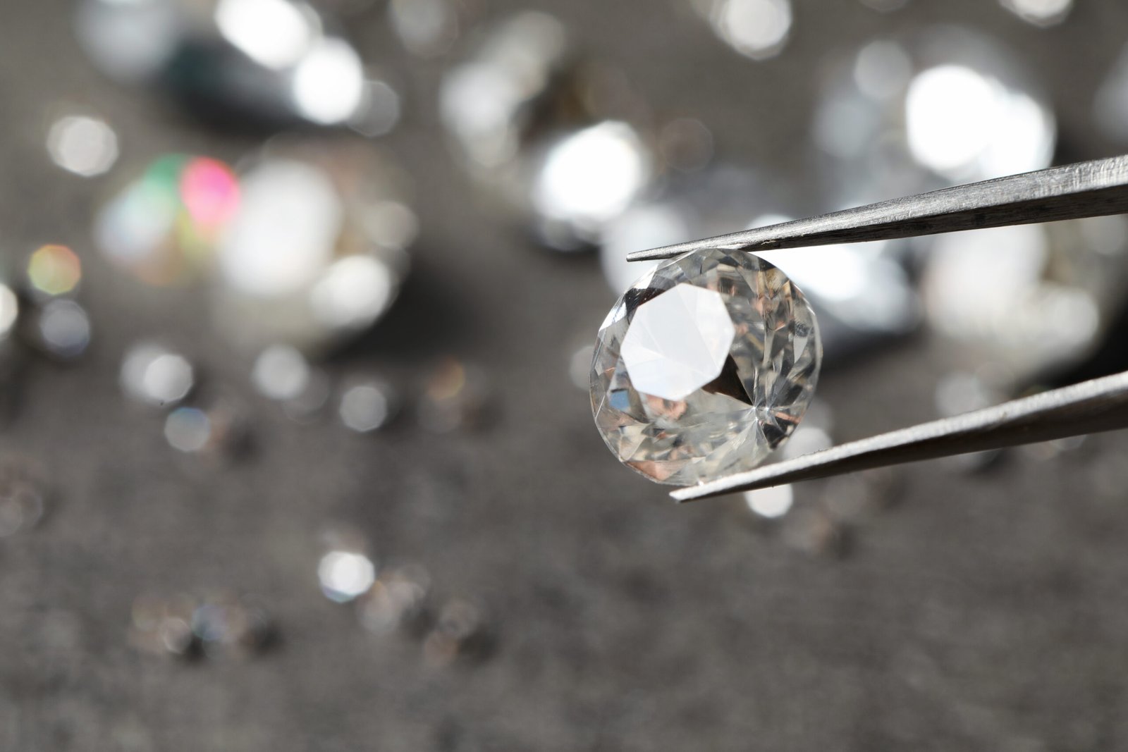 Natural Diamonds vs. Lab-Grown Diamonds: What Every Buyer Should Know Before Investing