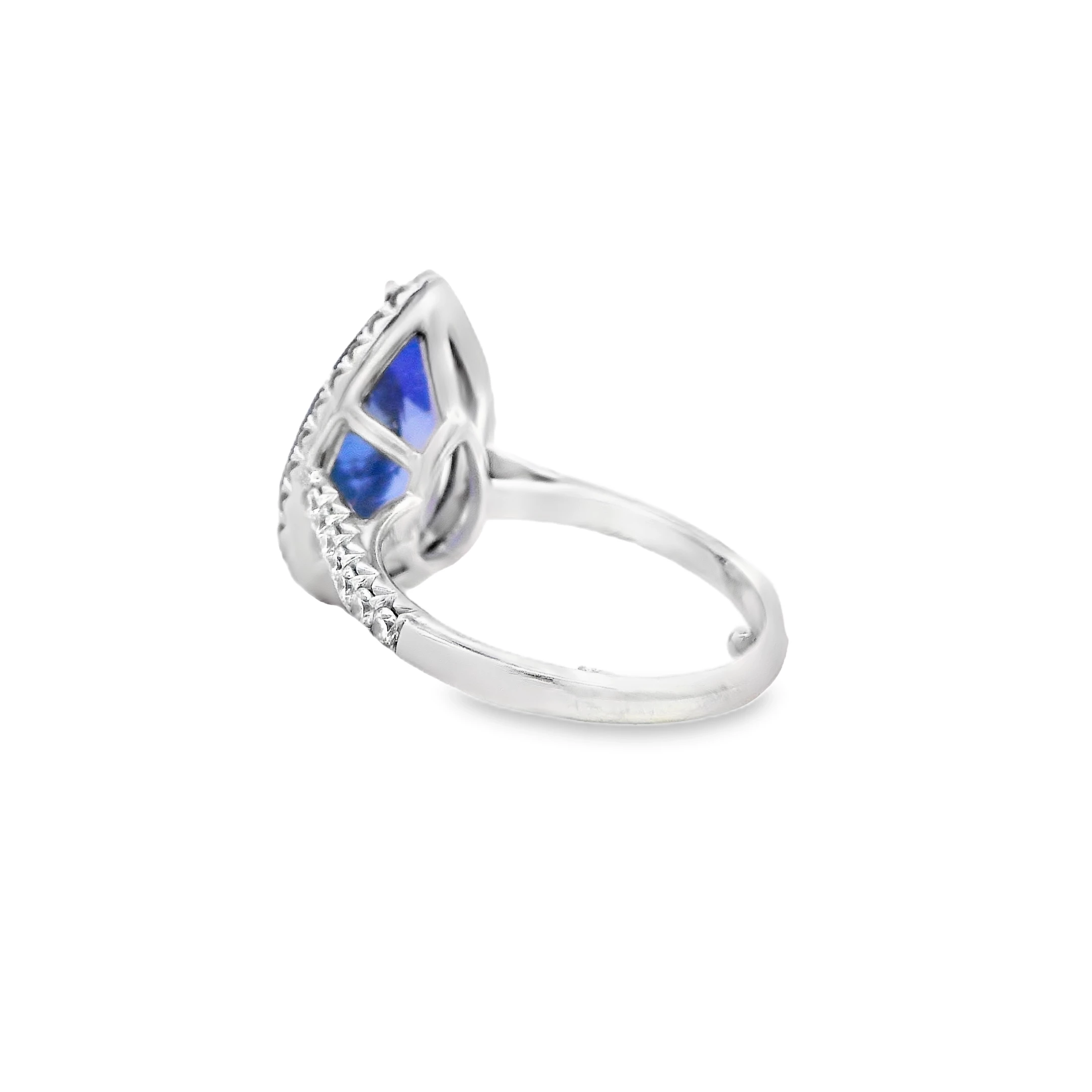 18kt White Gold Cocktail Ring with Pear-Shaped Tanzanite. SKU DDI-5-10090 - Image 3