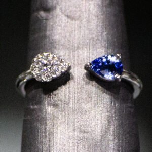 White Gold Sapphire & Diamonds Ring