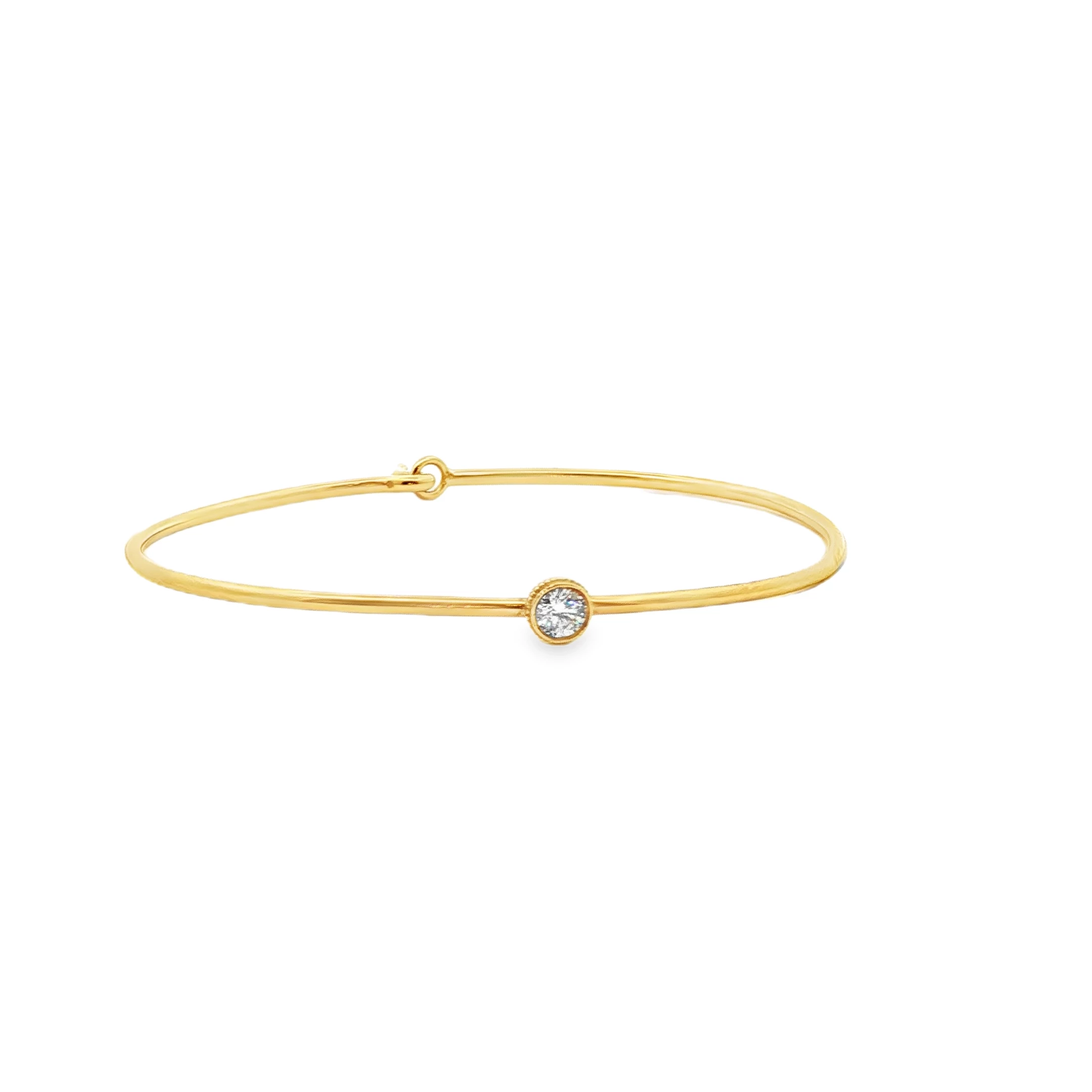 Elegant Yellow Gold Bangle with Round Cut Diamond. SKU GD-BRAC-145 YG