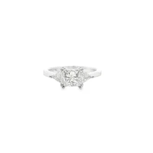 Platinum Multistone Ring with Princess Cut Diamond.    SKU    GD-RPTr-WG