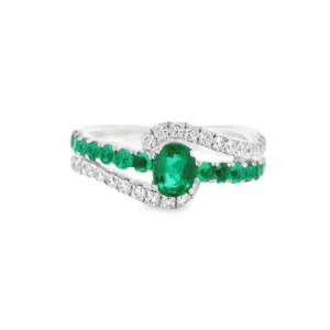 8kt White Gold Ring with Oval Cabochon Emerald