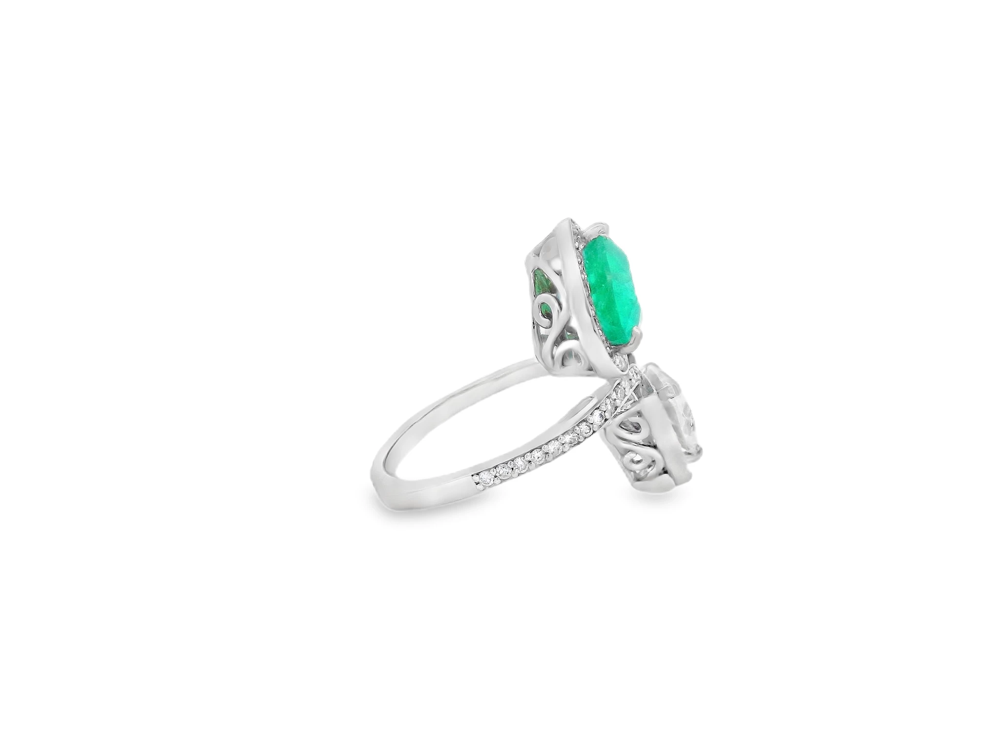 White Gold Ring with Emerald Heart and Trillion Diamond